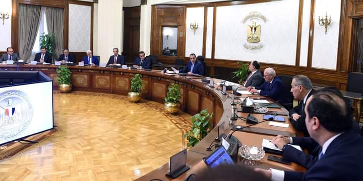 رئيس الوزراء يتابع الموقف التنفيذي لتطبيق منظومة التأمين الصحي الشامل