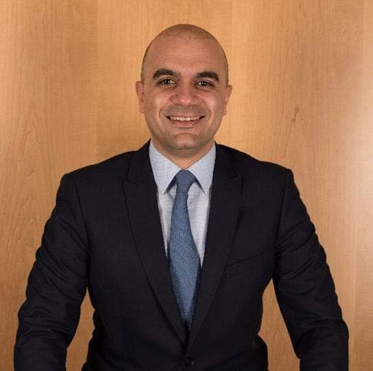 أشرف كردي: القطاع يعاني أزمة بتسعير الأدوية.. وخسائر رأس المال تخطت الـ 50%