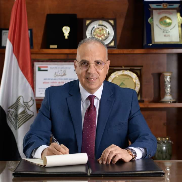 سويلم يتابع موقف منظومة الشكاوى بوزارة الموارد المائية والرى