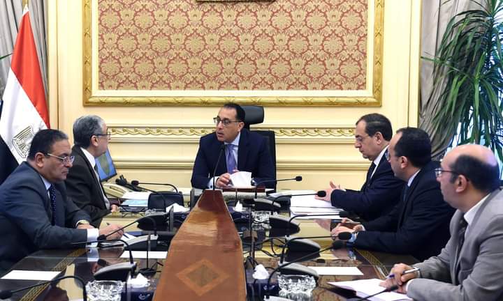 مدبولي يتابع موقف تنفيذ مشروعات الطاقة المتجددة .. ومذكرات التفاهم التى تم توقيعها لإنتاج الهيدروجين الأخضر