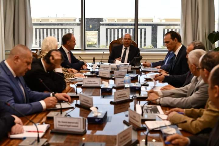 وزير النقل يشرف على انهاء الاتفاق مع سكودا التشيكية