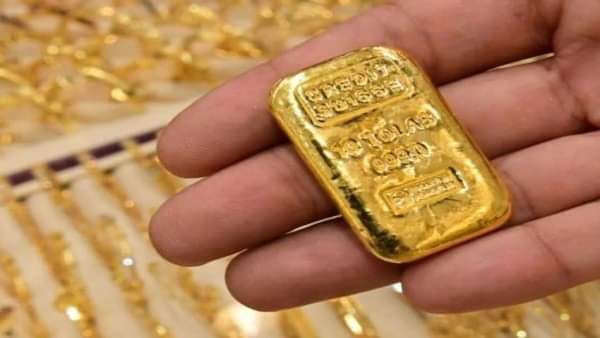الذهب يتجه لتحقيق ثالث ارتفاع شهري له على التوالي