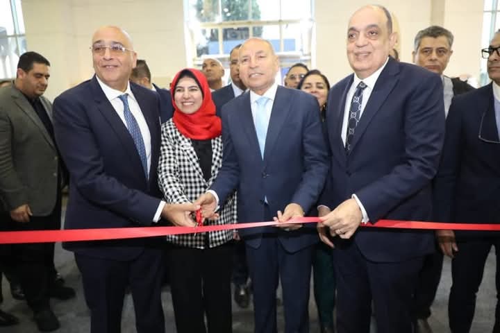 الدكتور إبراهيم صابر محافظ القاهرة يفتتح معرض 