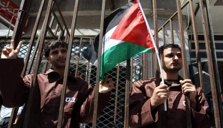 أسري الجبهة الشعبية يرفضون الطعام احتجاجا على ممارسات الاحتلال
