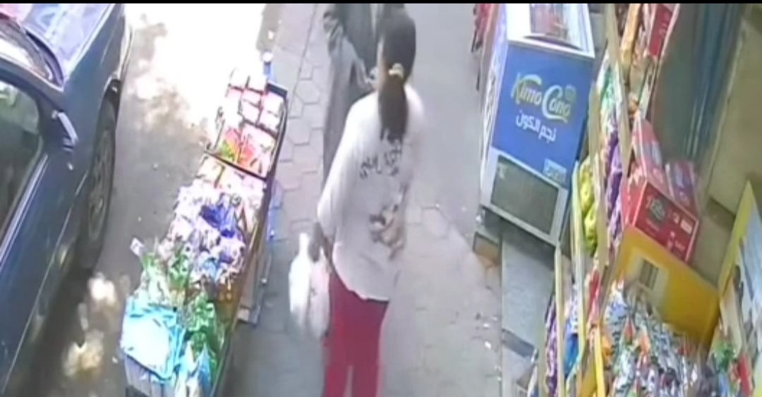 الطفلة «هايدي» تخطف قلوب مستخدمي السوشيال ميديا بـ5 جنيهات بطلة «كيس الشيبسي»