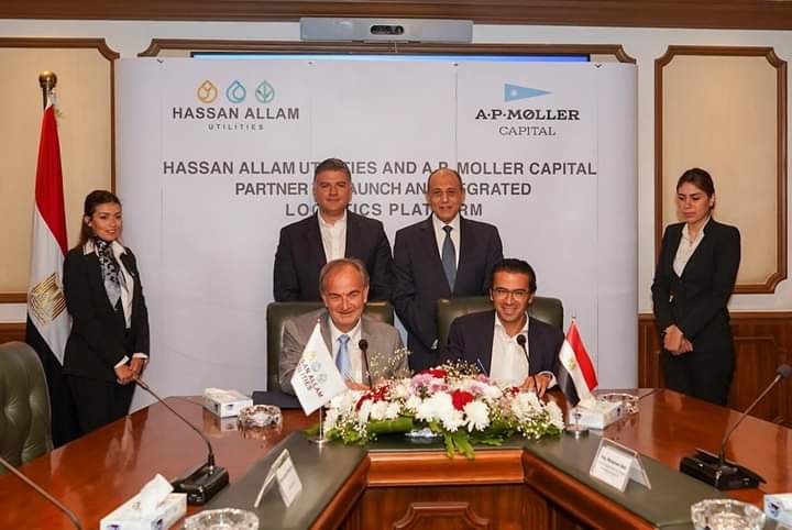 وزير الطيران المدنى يلتقى وفدا من شركتي حسن علام للمرافق وِ A.P. Moller Capital