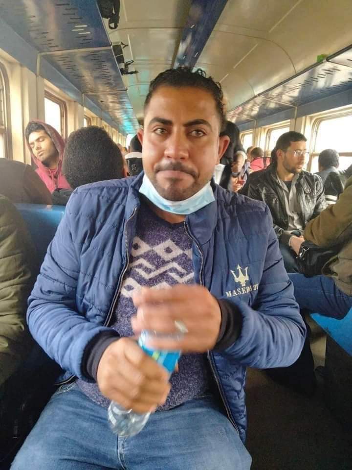 تبرعت أمه بكليتها لتعود له الحياة فخطفها حادث القطار
