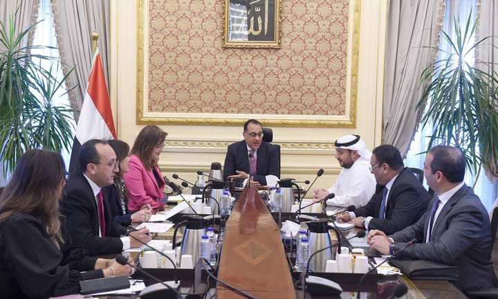 مدبولي يلتقى رئيس مجلس إدارة شركة أبوظبي القابضة لبحث عدد من الفرص الاستثمارية