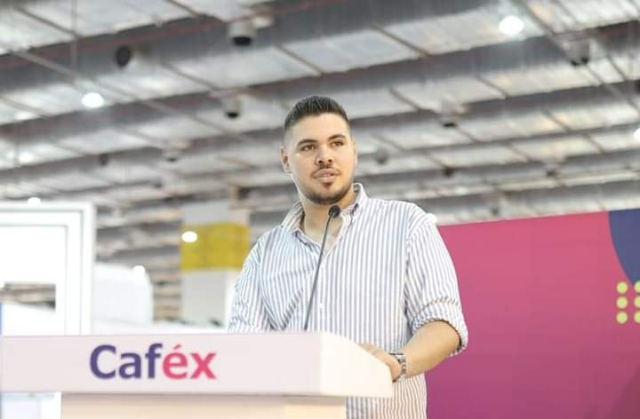 المهندس شريف مجدي الحطاب يحقق إنجازات بارزة ويوجه نصائح للشباب