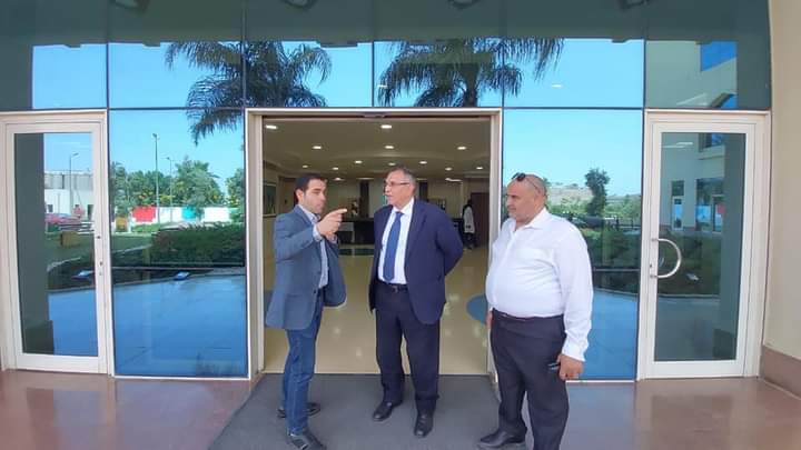 رئيس حزب الوفد يزور مستشفى الناس