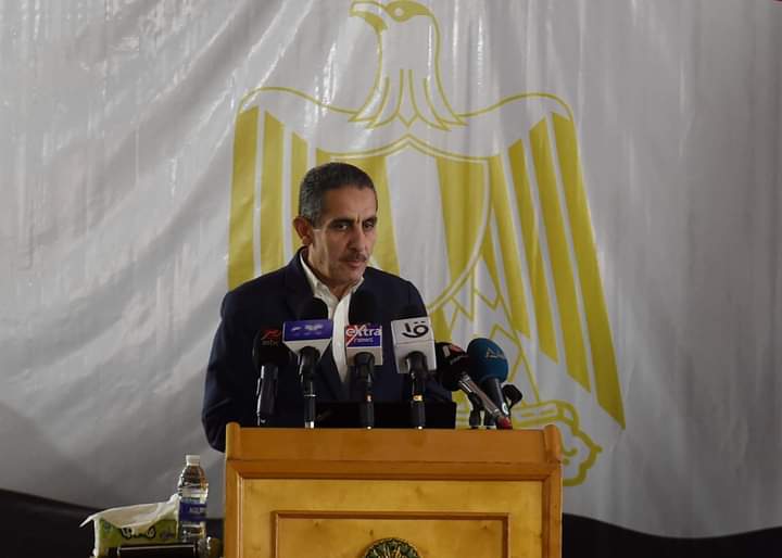 رئيس الوزراء يشاهد عرضًا تقديميًا لمحافظ الغربية حول المشروعات الجارية والمقترحة بالمدينة