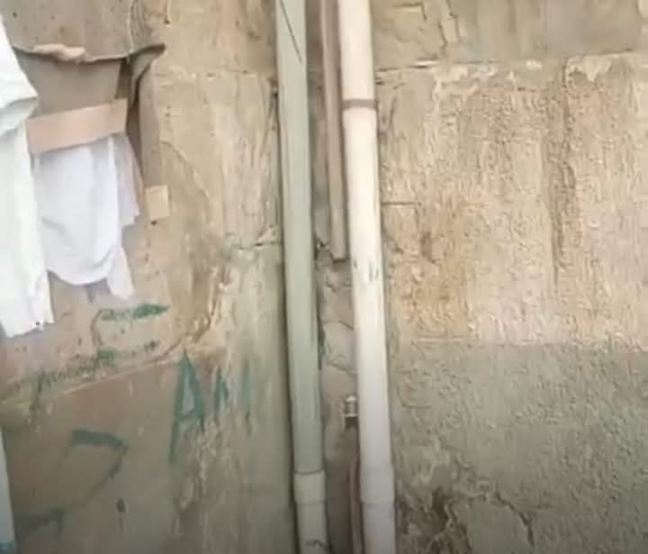 جهاز مدينة 15 مايويصدم المواطنين ويقطع مواسير المياه لإجبارهم على تركيب عدادات الكترونية  