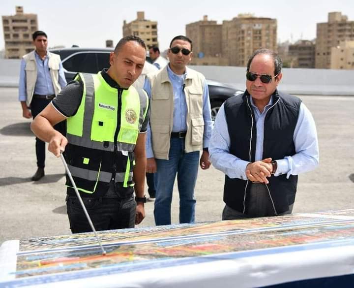 الرئيس السيسي يتفقد عددا من مشروعات المحاور والطرق بمحافظة الجيزة