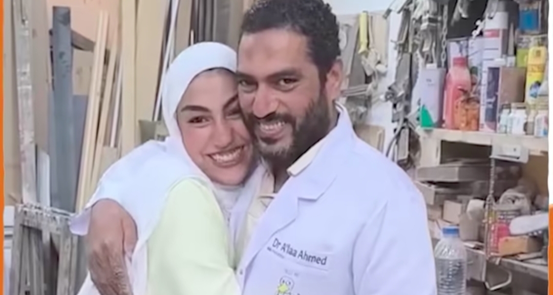 راحت له ورشته ولبسته البالطو الأبيض».. طالبة ترد الجميل لوالدها بعد التحاقها بكلية الطب